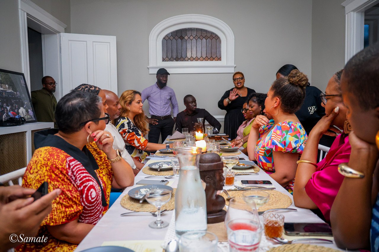 Intimate dinner conversation with supporters at The Grove Inn
